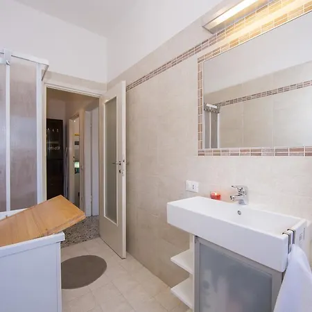 Rose Apartment *